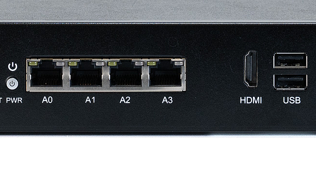 Rückansicht der Securepoint Black Dwarf Pro G5 UTM-Firewall