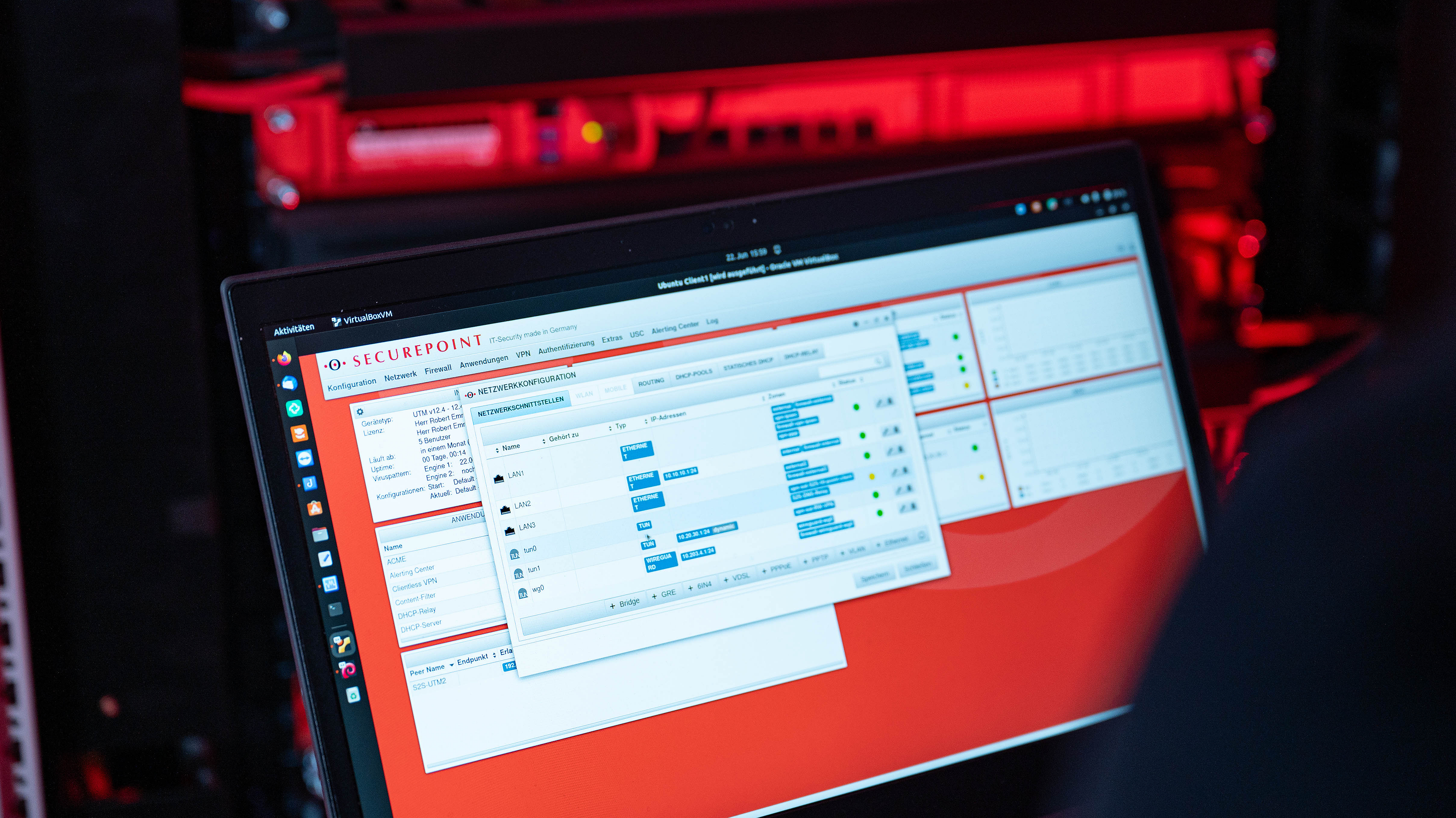 Das Securepoint Unified Security Portal auf einem Laptop.